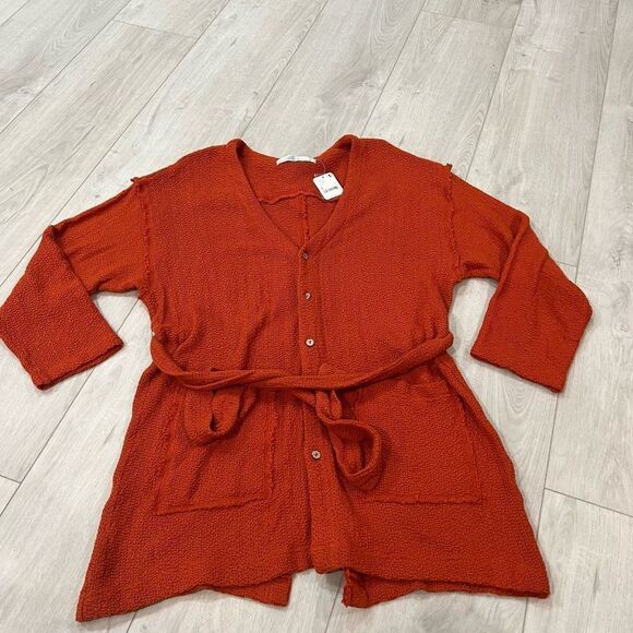 Free People Beach Belted Cardigan
Sweater size S - Picture 1 of 6